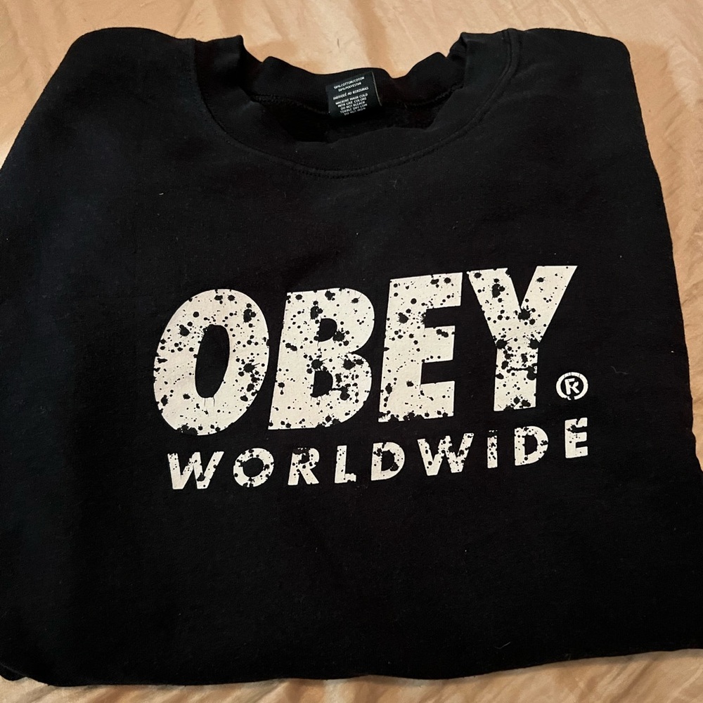 Obey crewneck